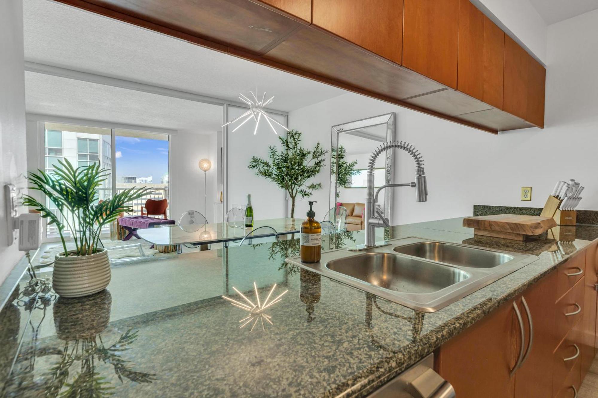 Oceanside Penthouse In Brickell Miami, Pool, Free Parking Apartment