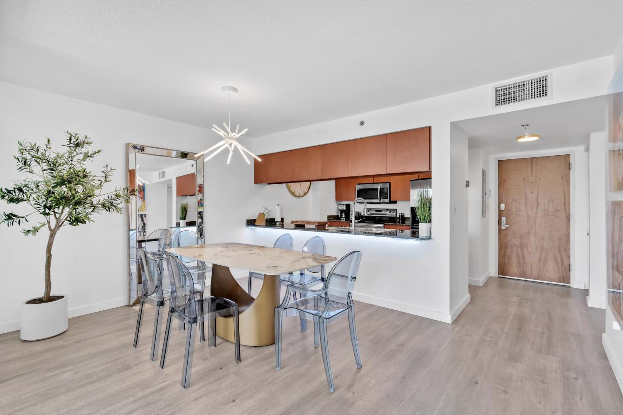 Oceanside Penthouse In Brickell Miami, Pool, Free Parking