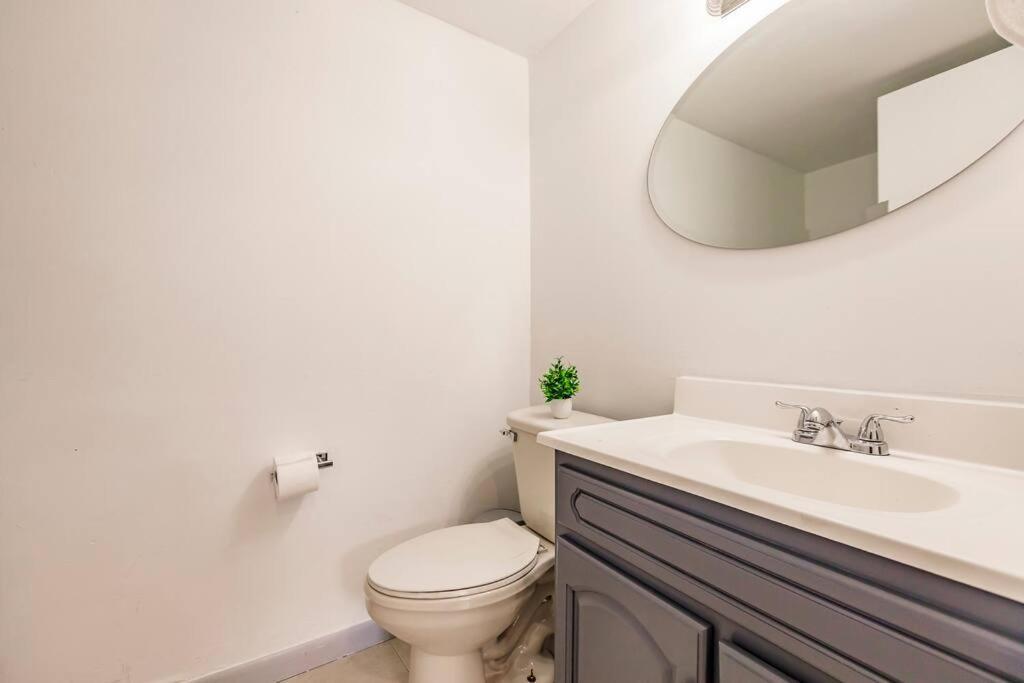 Oasis 7 Mins To Dolphin Mall Mia Ps4 Games Apartment *