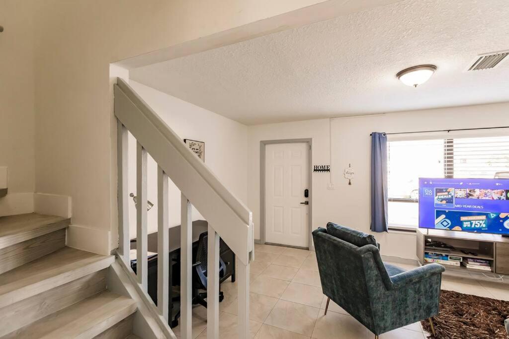 Apartment Oasis 7 Mins To Dolphin Mall Mia Ps4 Games