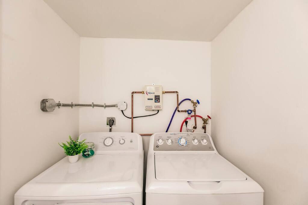 Apartment Oasis 7 Mins To Dolphin Mall Mia Ps4 Games Miami