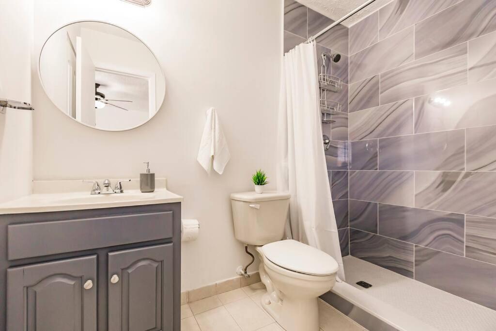 Oasis 7 Mins To Dolphin Mall Mia Ps4 Games Apartment