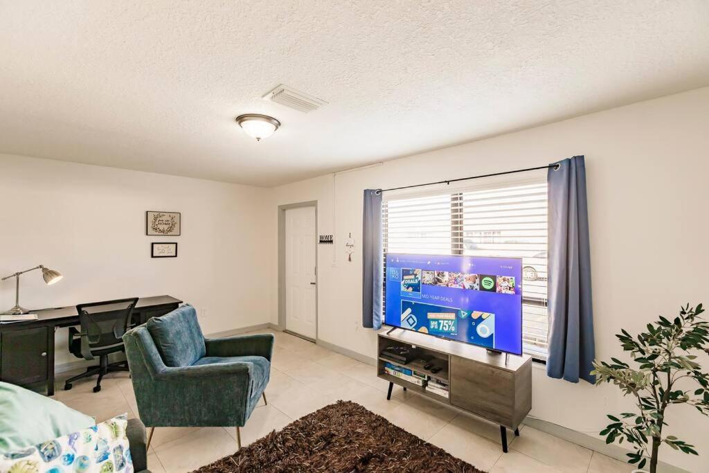 Oasis 7 Mins To Dolphin Mall Mia Ps4 Games Apartment *