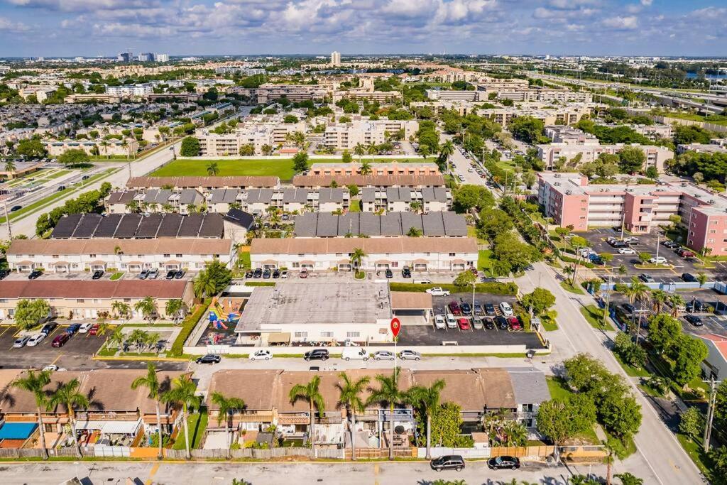 Oasis 7 Mins To Dolphin Mall Mia Ps4 Games Apartment *