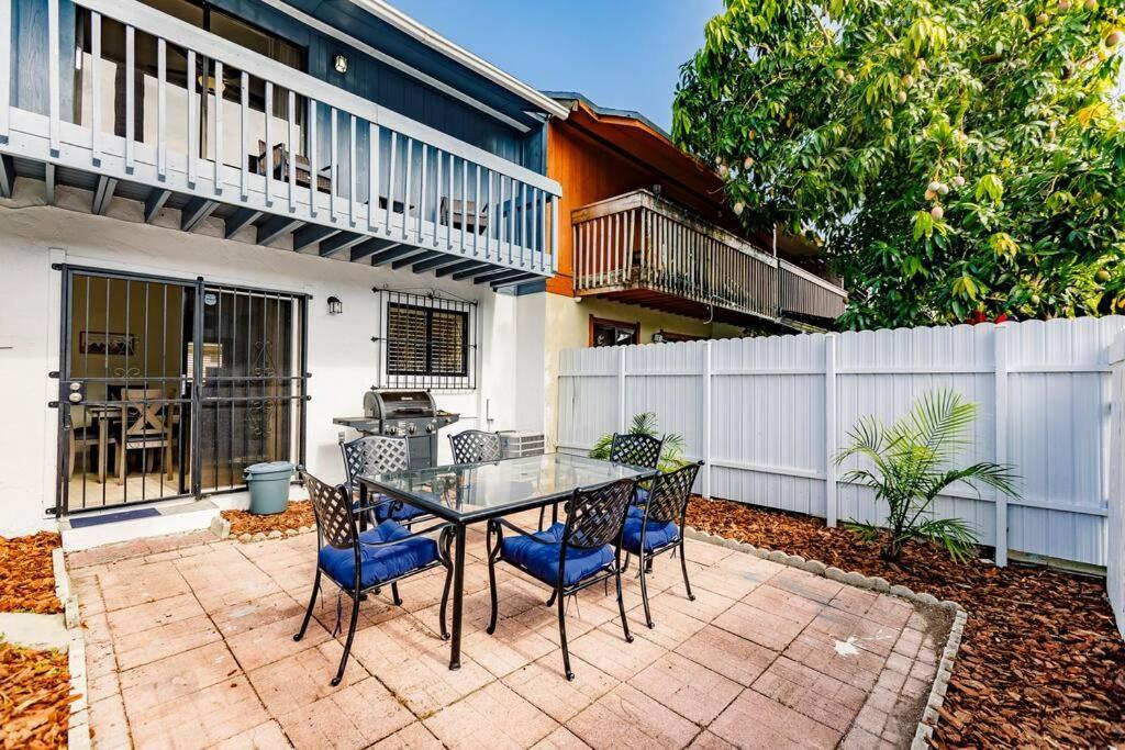Apartment Oasis 7 Mins To Dolphin Mall Mia Ps4 Games Miami