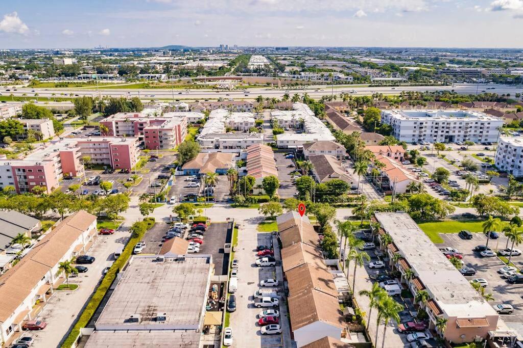 Apartment Oasis 7 Mins To Dolphin Mall Mia Ps4 Games *