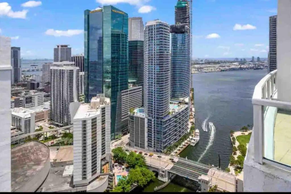 Gorgeous 2br Icon Brickell-waterviews-freespa Miami