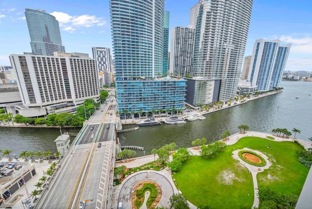 Gorgeous 2br Icon Brickell-waterviews-freespa Apartment