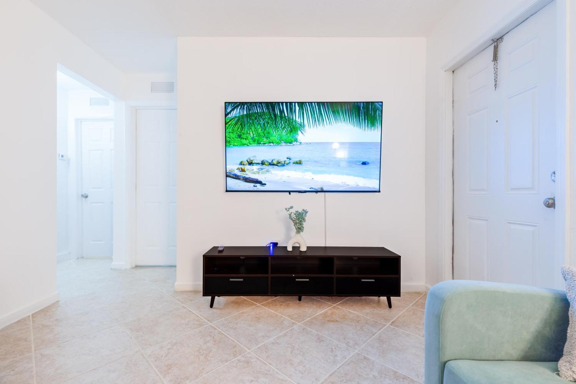 Apartment Stunning Escape Near Pet Friendly Miami