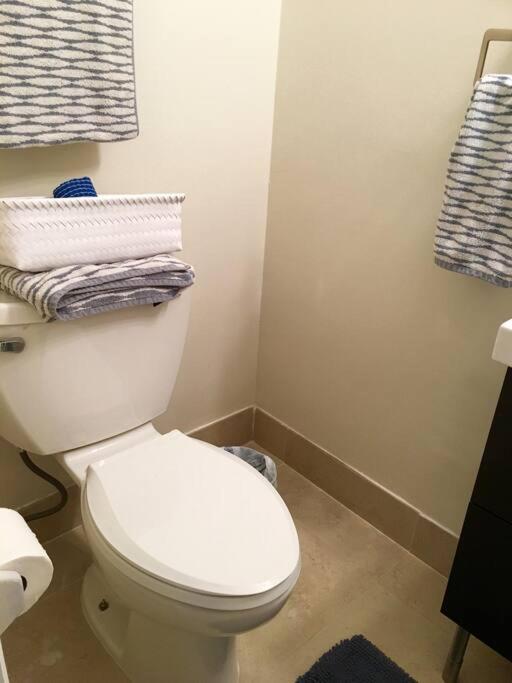 Gorgeous 4 Bedroom With Pool Centrally Located Holiday home *