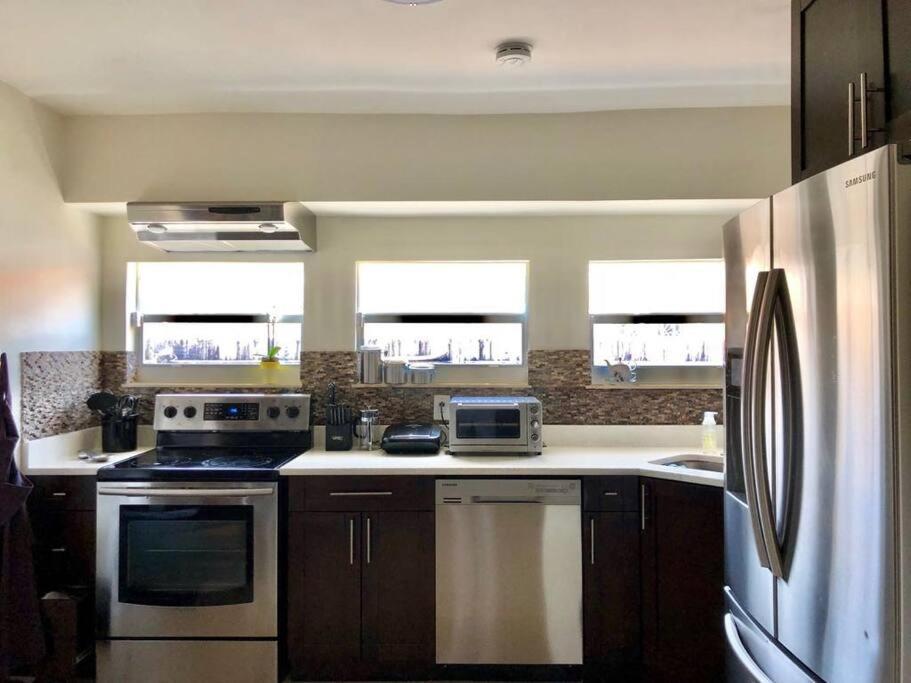 Gorgeous 4 Bedroom With Pool Centrally Located *