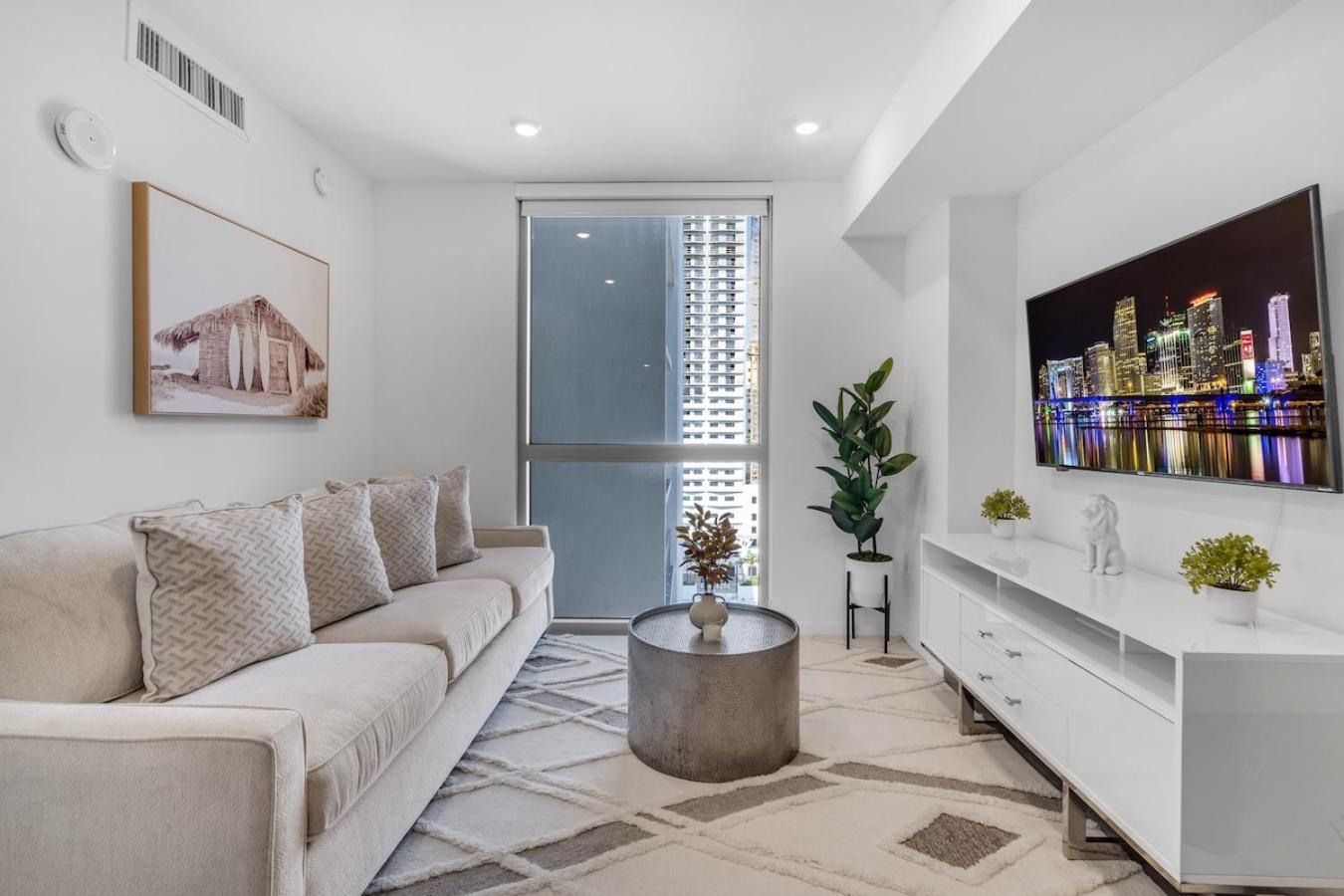 Urban 1 Bed Oasis Near Brickell With Free Parking Apartment Miami
