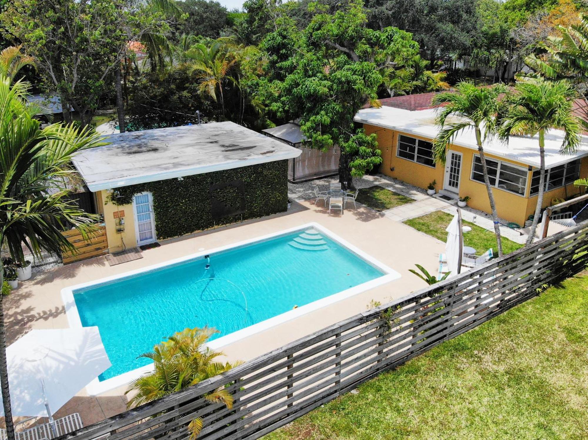 Private Pool Oasis *