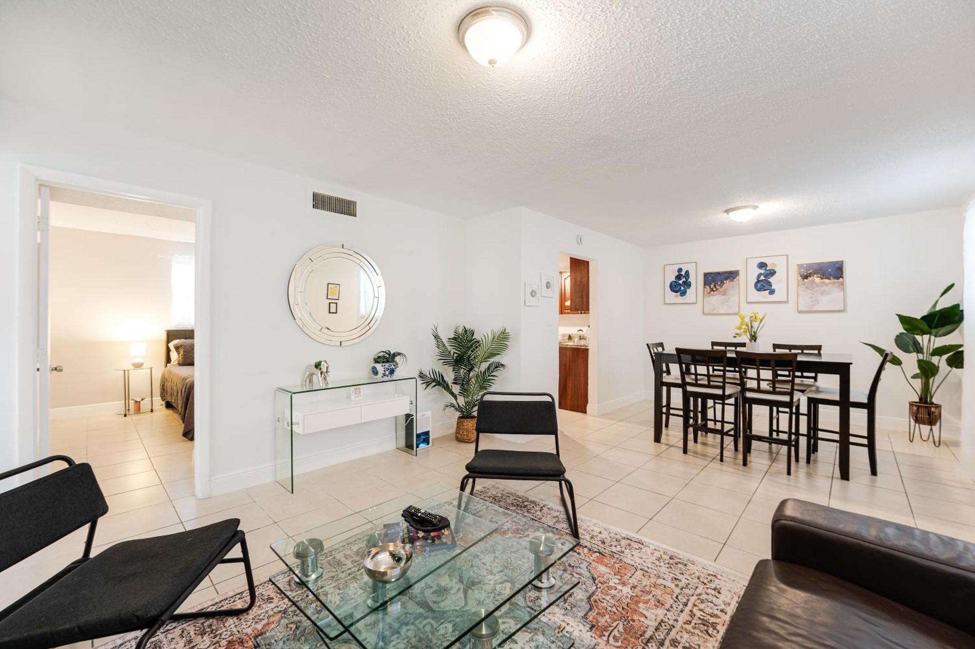 Spacious 3 Bed Centrally Located In Miami
