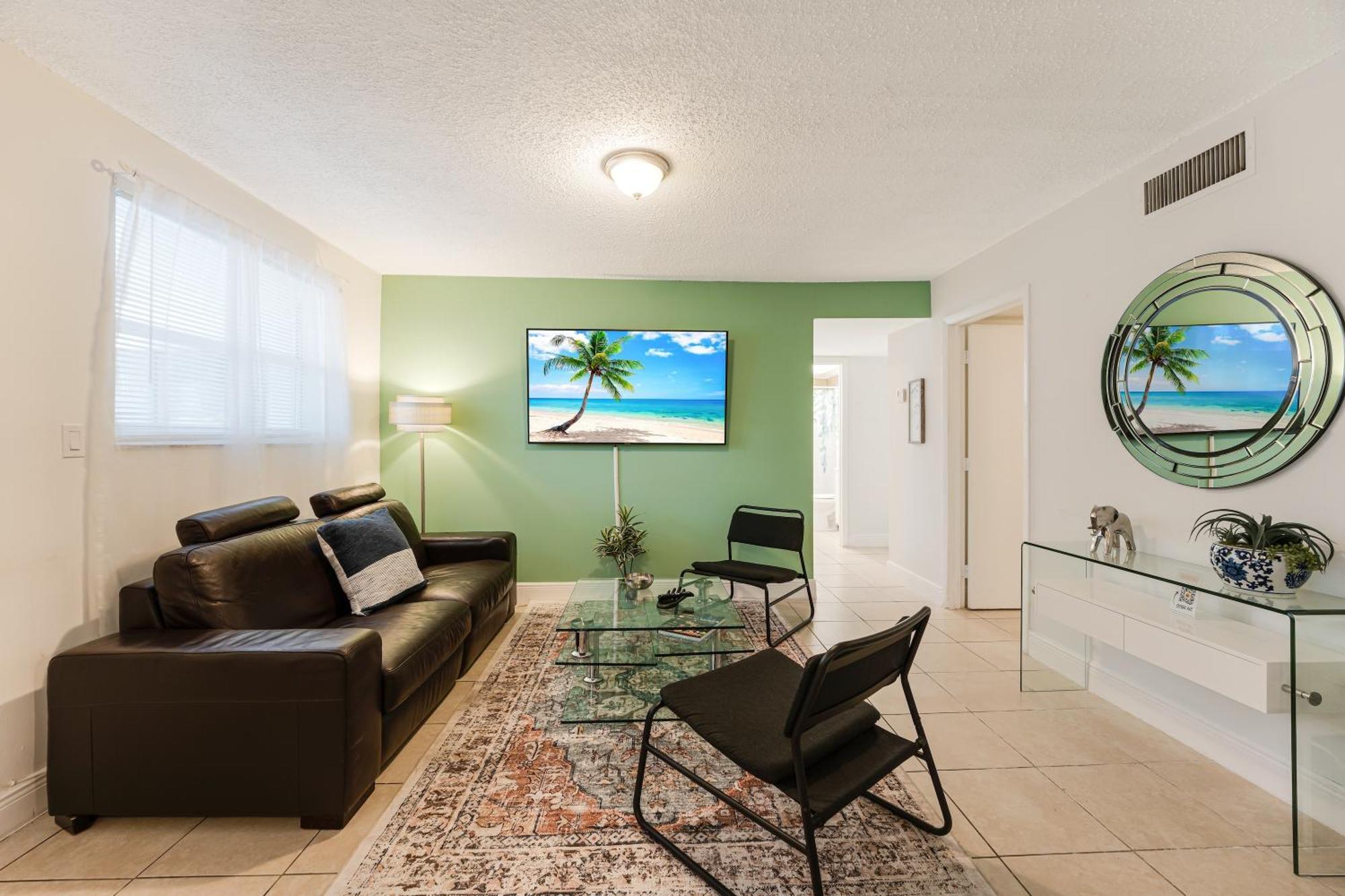 Apartment Spacious 3 Bed Centrally Located In Miami