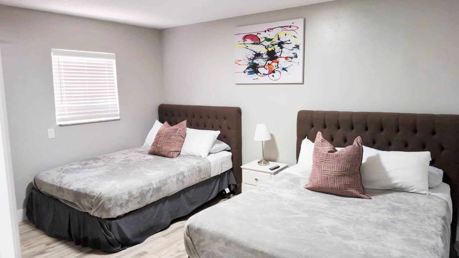 *beautiful Family House 3 Bd/2 Bathrooms+backyard* *
