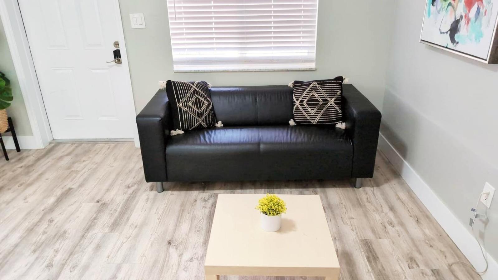 *beautiful Family House 3 Bd/2 Bathrooms+backyard* * Miami
