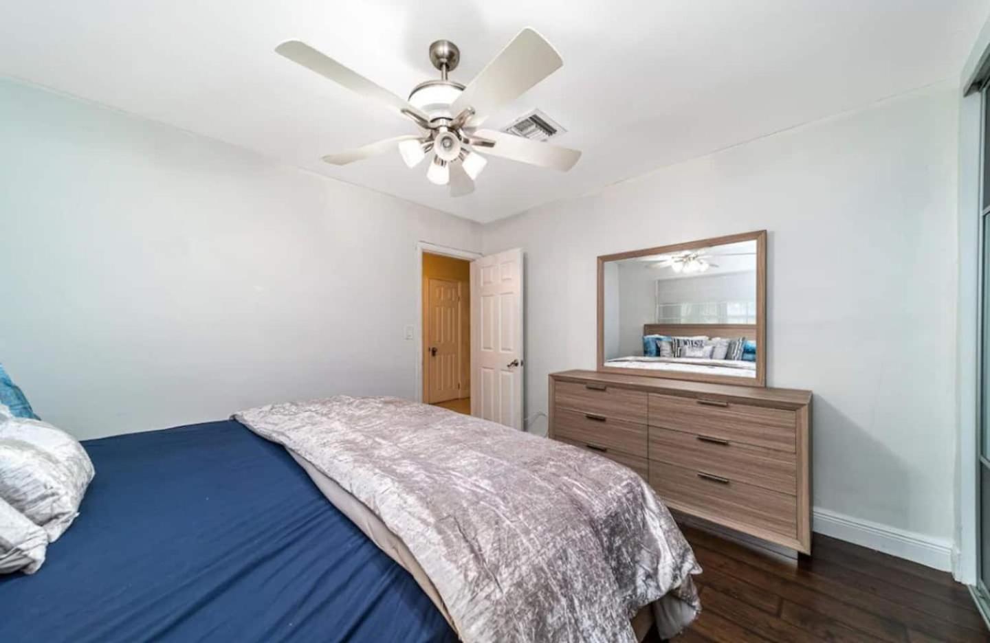 Heated Pool Home, Near Holiday home *