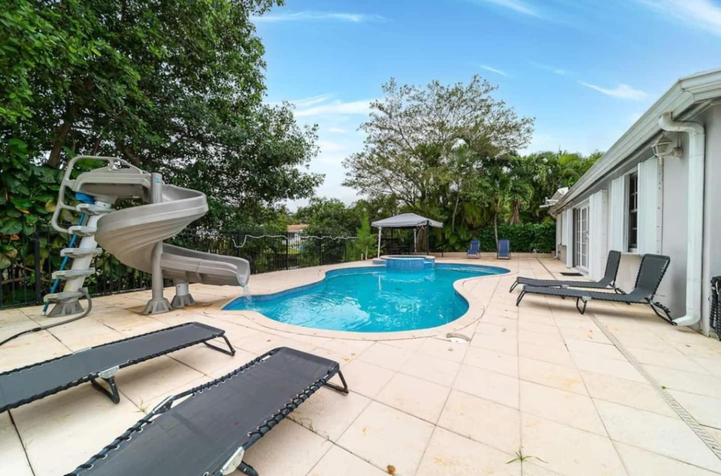 Heated Pool Home, Near Miami