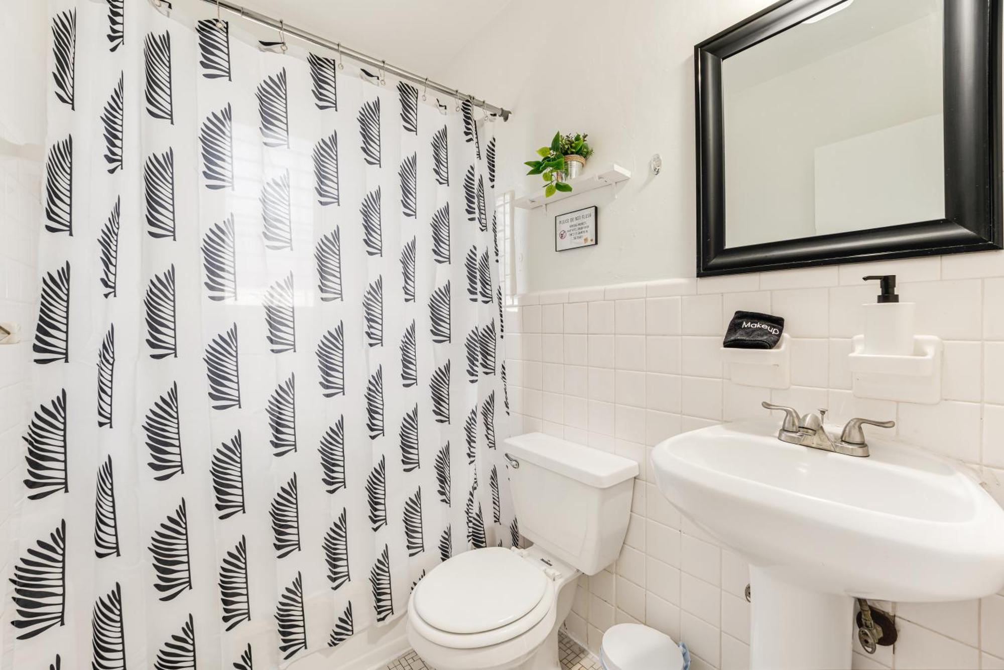 Serene 1br Steps From Downtown And Calle 8 Apartment