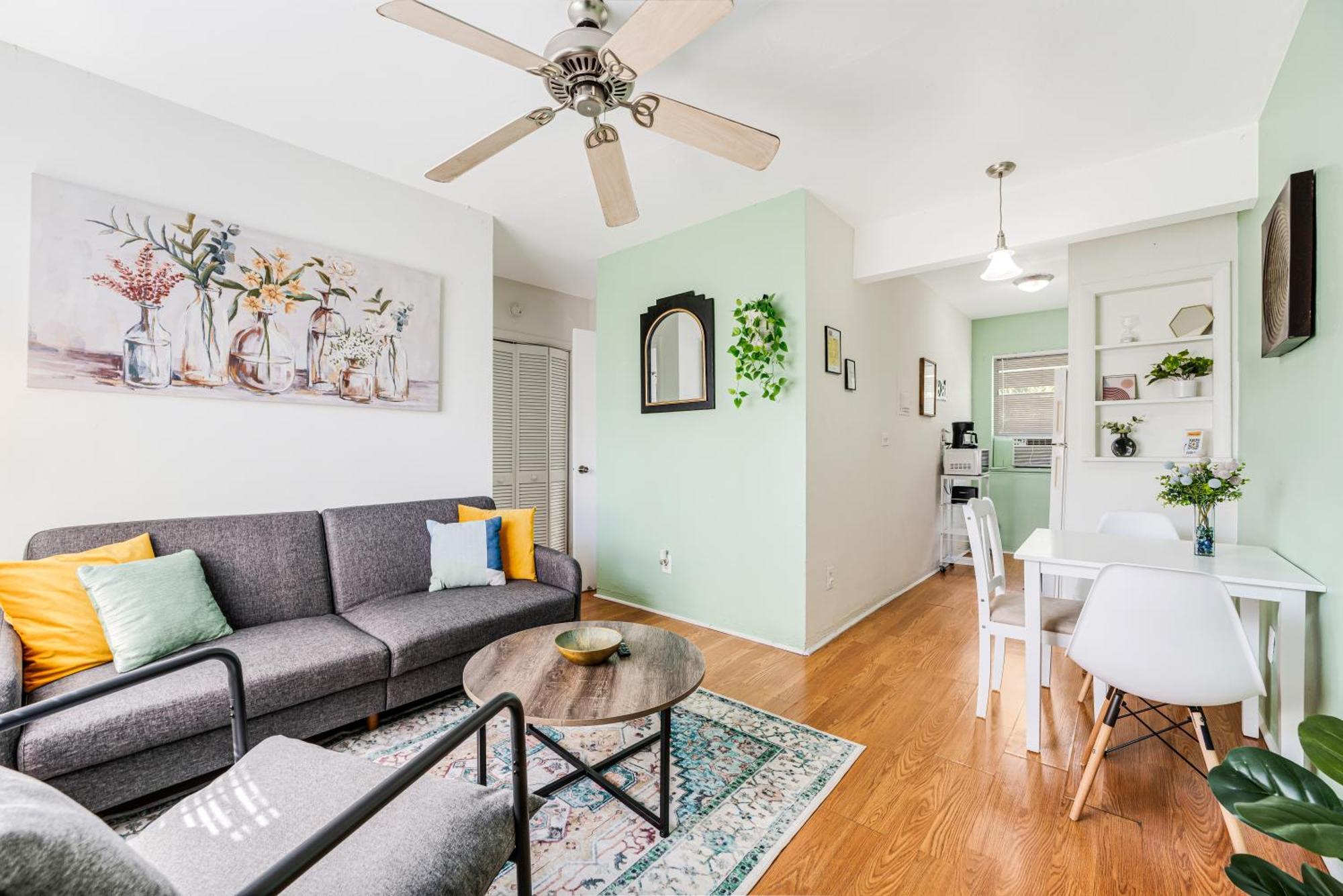Apartment Serene 1br Steps From Downtown And Calle 8