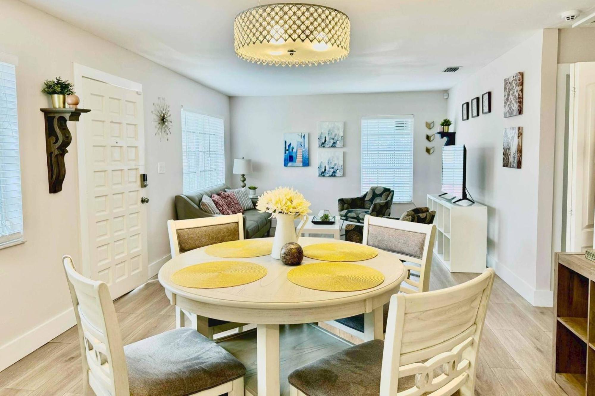 Holiday home Cozy Near Coconut Grove And The Of Miami