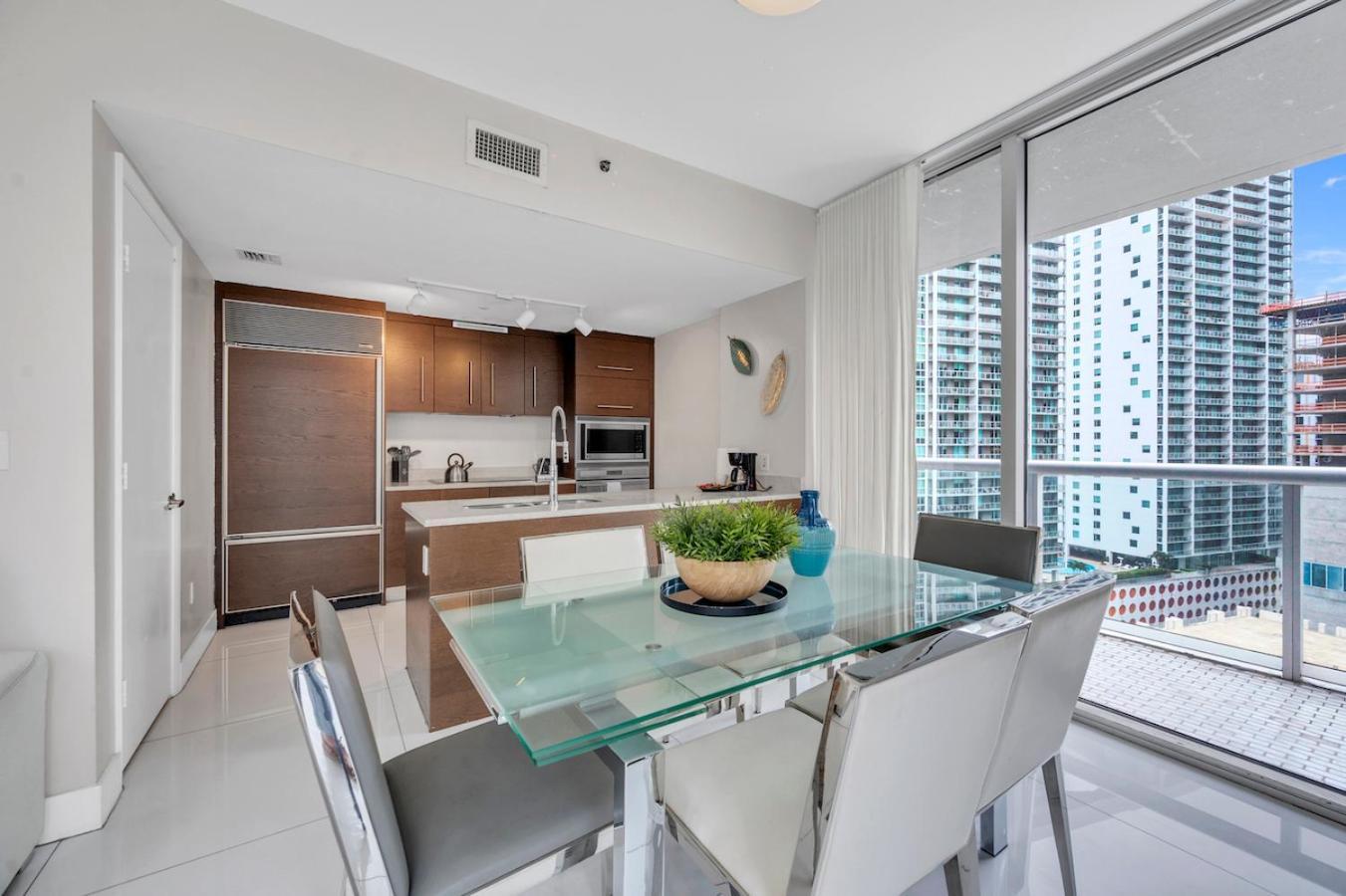 Gorgeous 2br Icon Brickell-waterviews-freespa