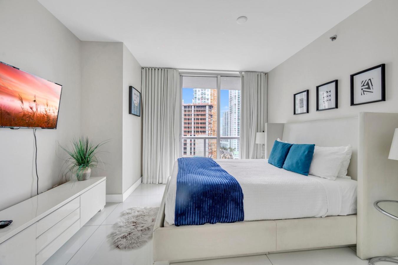 Gorgeous 2br Icon Brickell-waterviews-freespa Apartment Miami