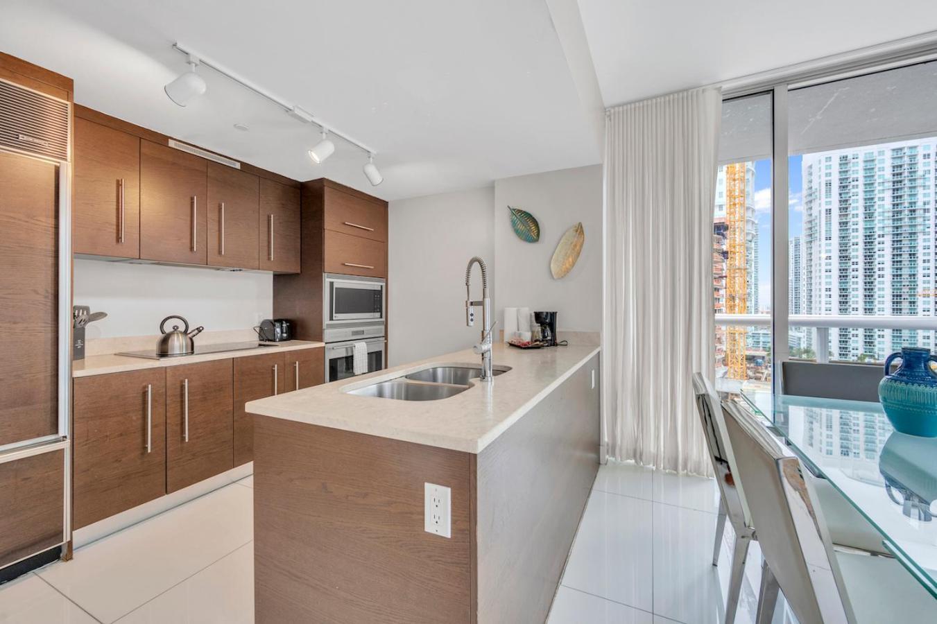Gorgeous 2br Icon Brickell-waterviews-freespa Apartment *