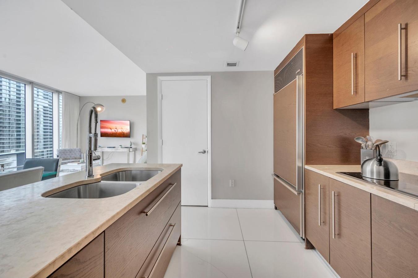Gorgeous 2br Icon Brickell-waterviews-freespa *