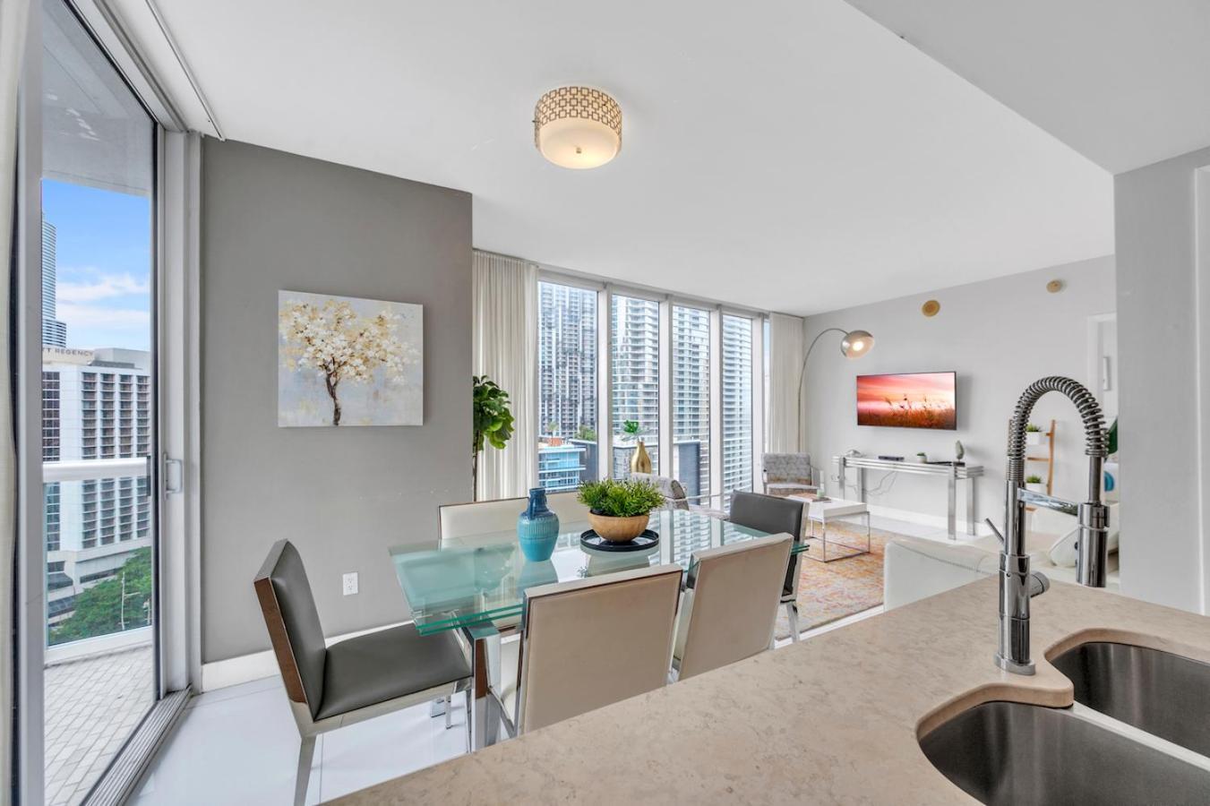 Gorgeous 2br Icon Brickell-waterviews-freespa Apartment