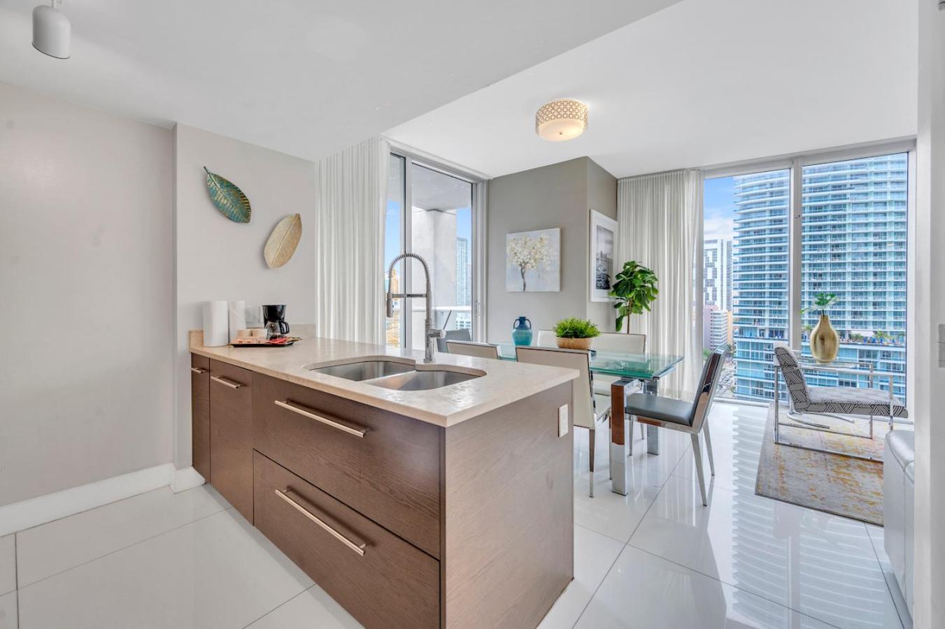 Gorgeous 2br Icon Brickell-waterviews-freespa Apartment Miami