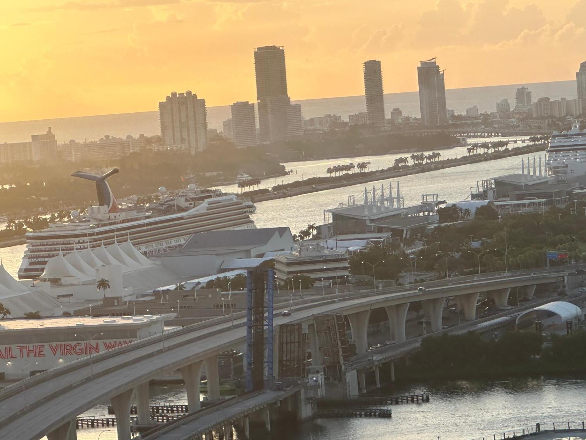 Magic Miami Penthouse Balcony Ocean View, Pool Resort, Spa, Heart Of Miami * Miami