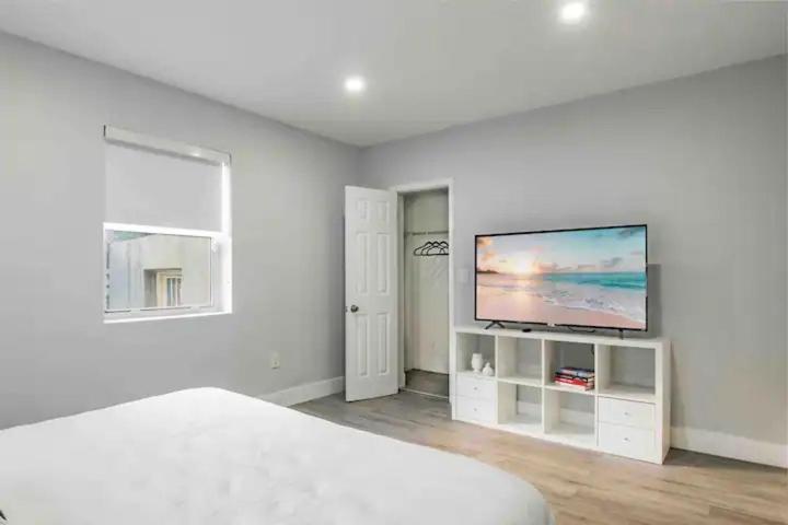 Hot Tub - 5min To Dt - Games - Customer Support Apartment *