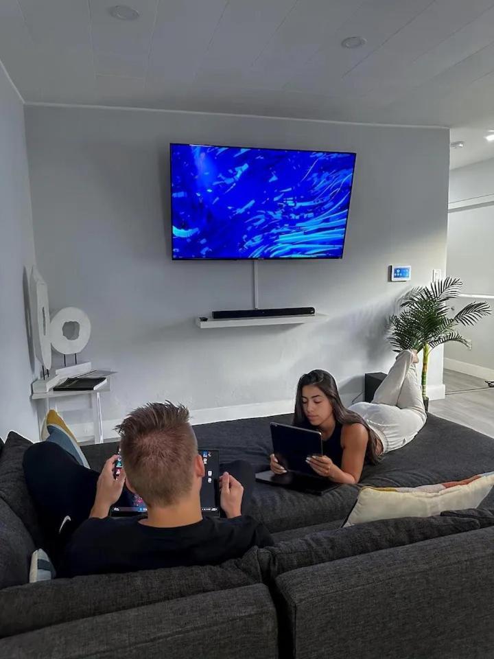 Hot Tub - 5min To Dt - Games - Customer Support Apartment Miami