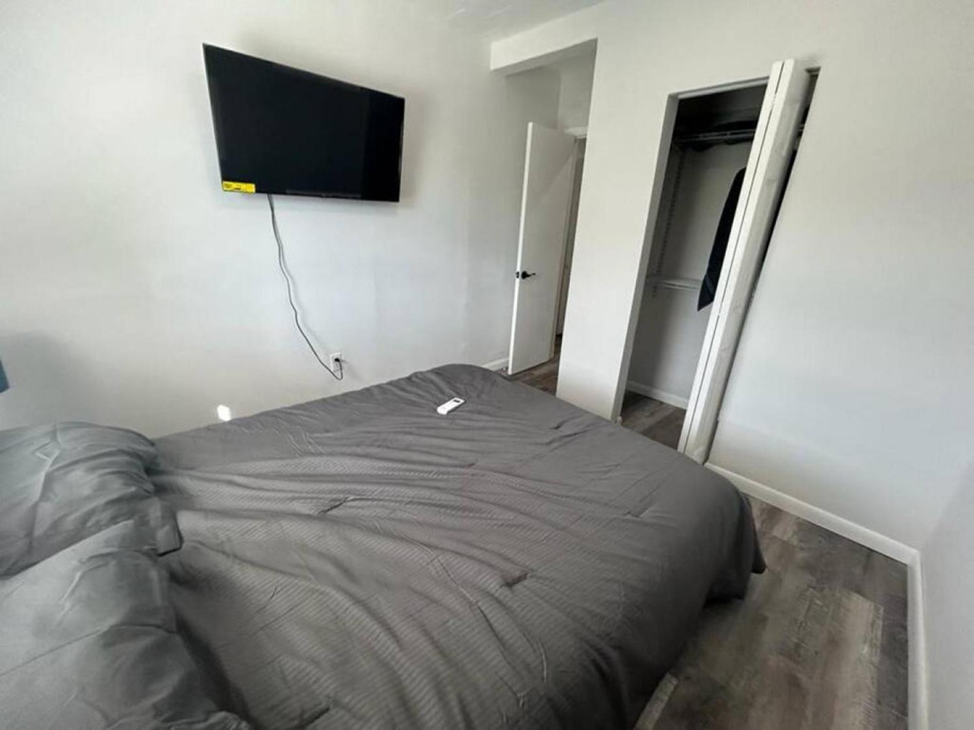 Fully Equipped With Parking Near Cocowalk Miami