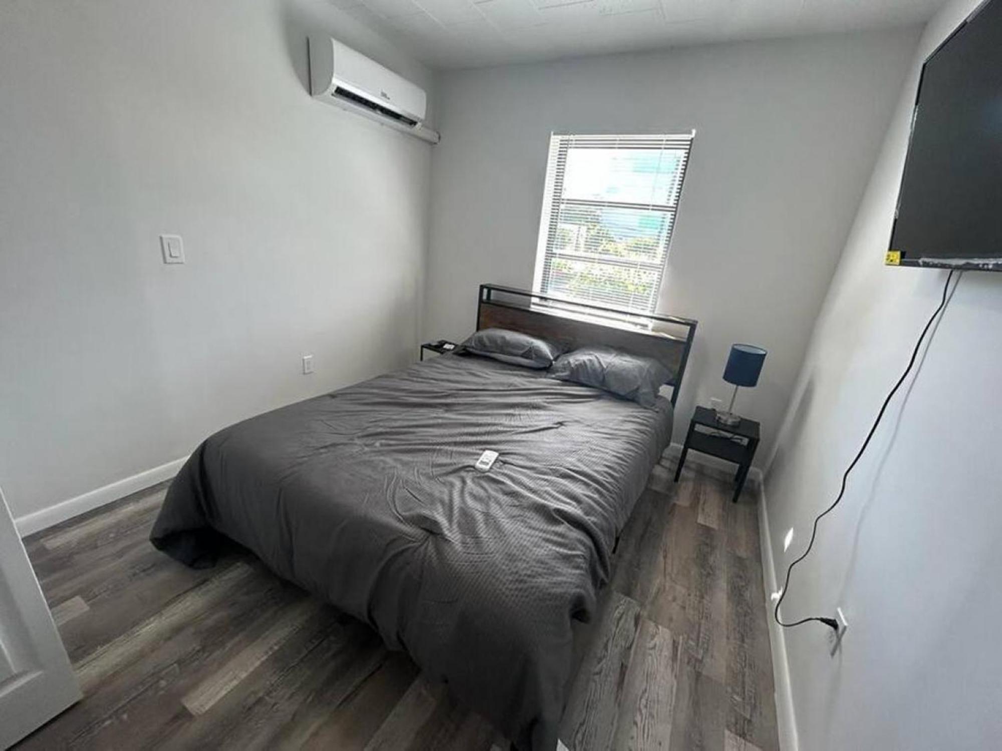 Fully Equipped With Parking Near Cocowalk Apartment *