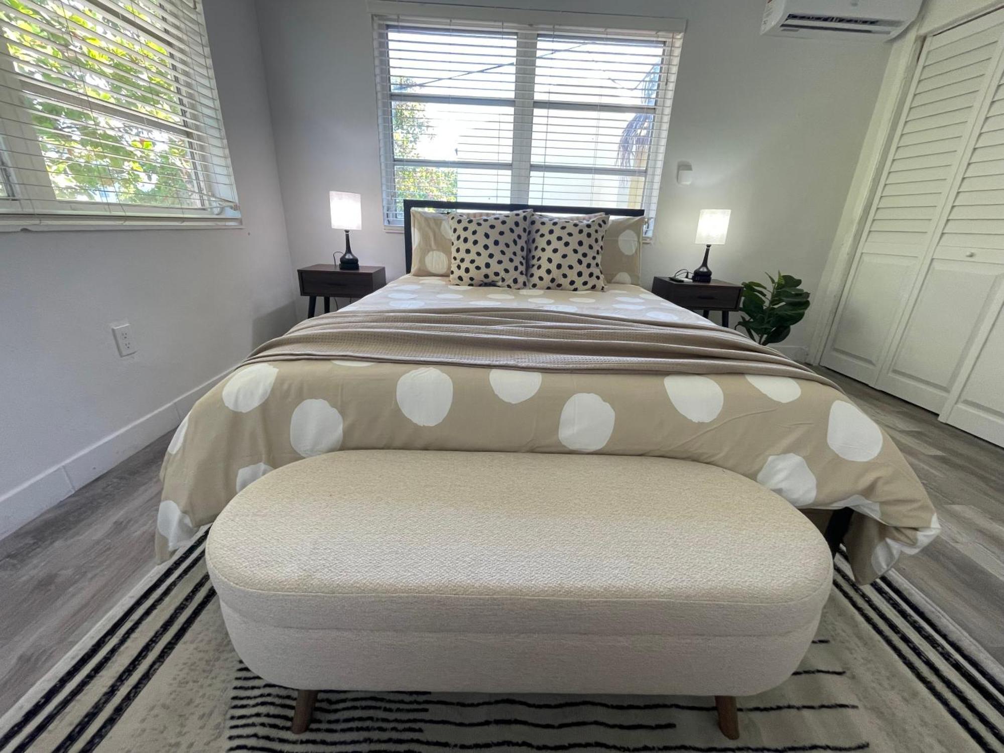 Fully Equipped With Parking Near Cocowalk Miami