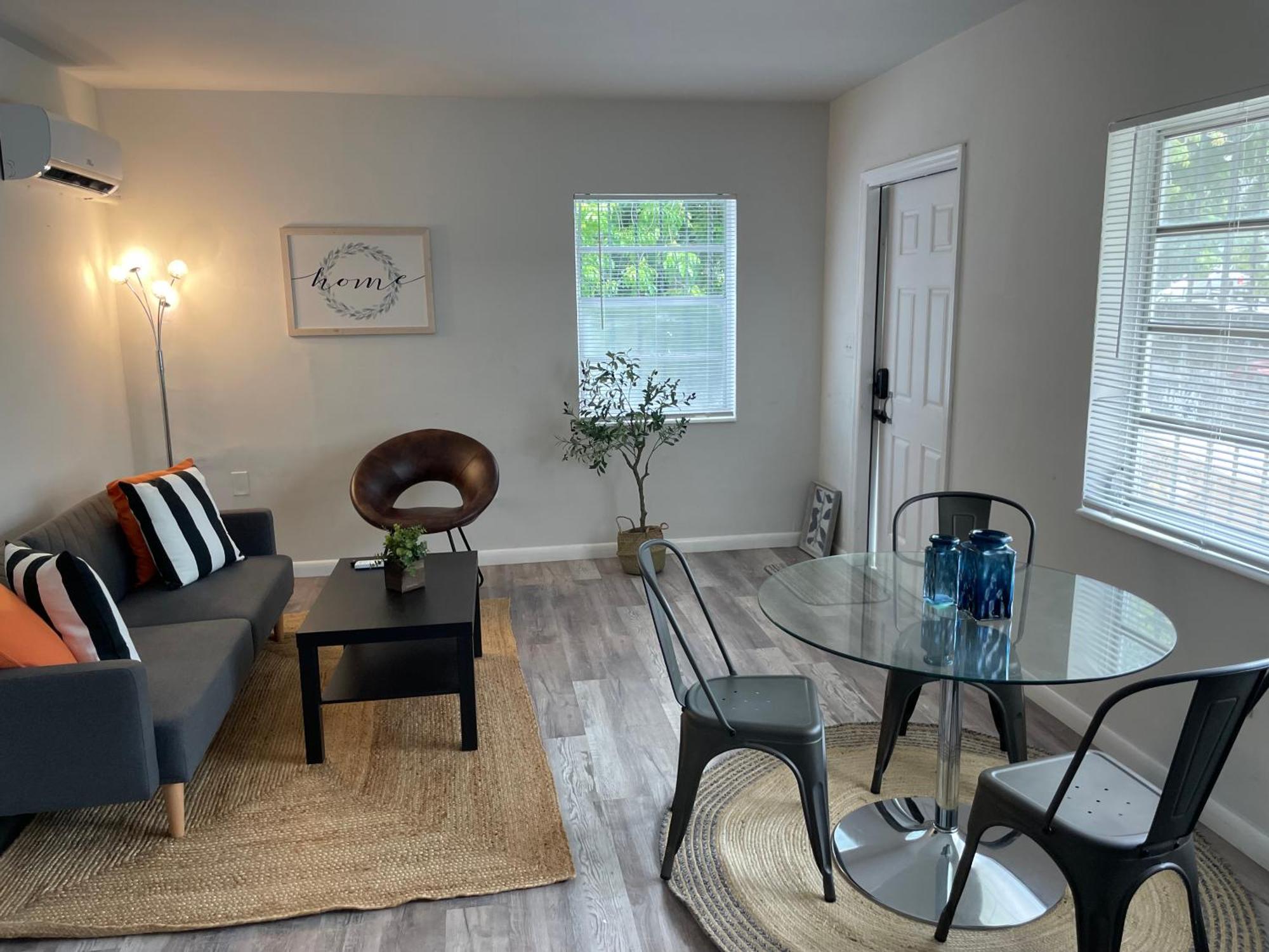 Apartment Fully Equipped With Parking Near Cocowalk Miami