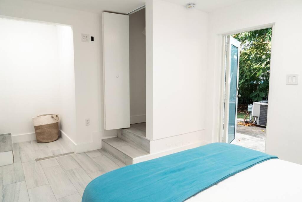 Casa de férias Luxury Retreat 3b ,2ba Pool , Coral Gables Center Miami