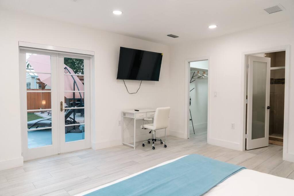 Luxury Retreat 3b ,2ba Pool , Coral Gables Center Casa de férias *