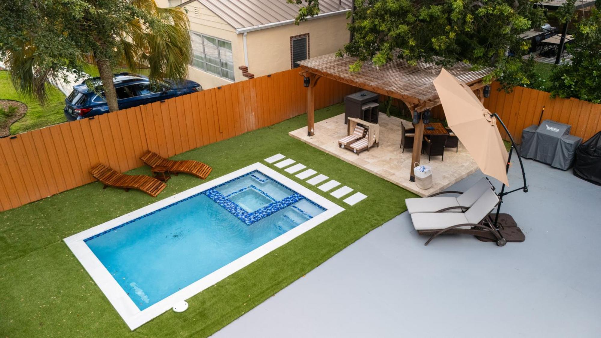 Luxury Retreat 3b ,2ba Pool , Coral Gables Center Casa de férias