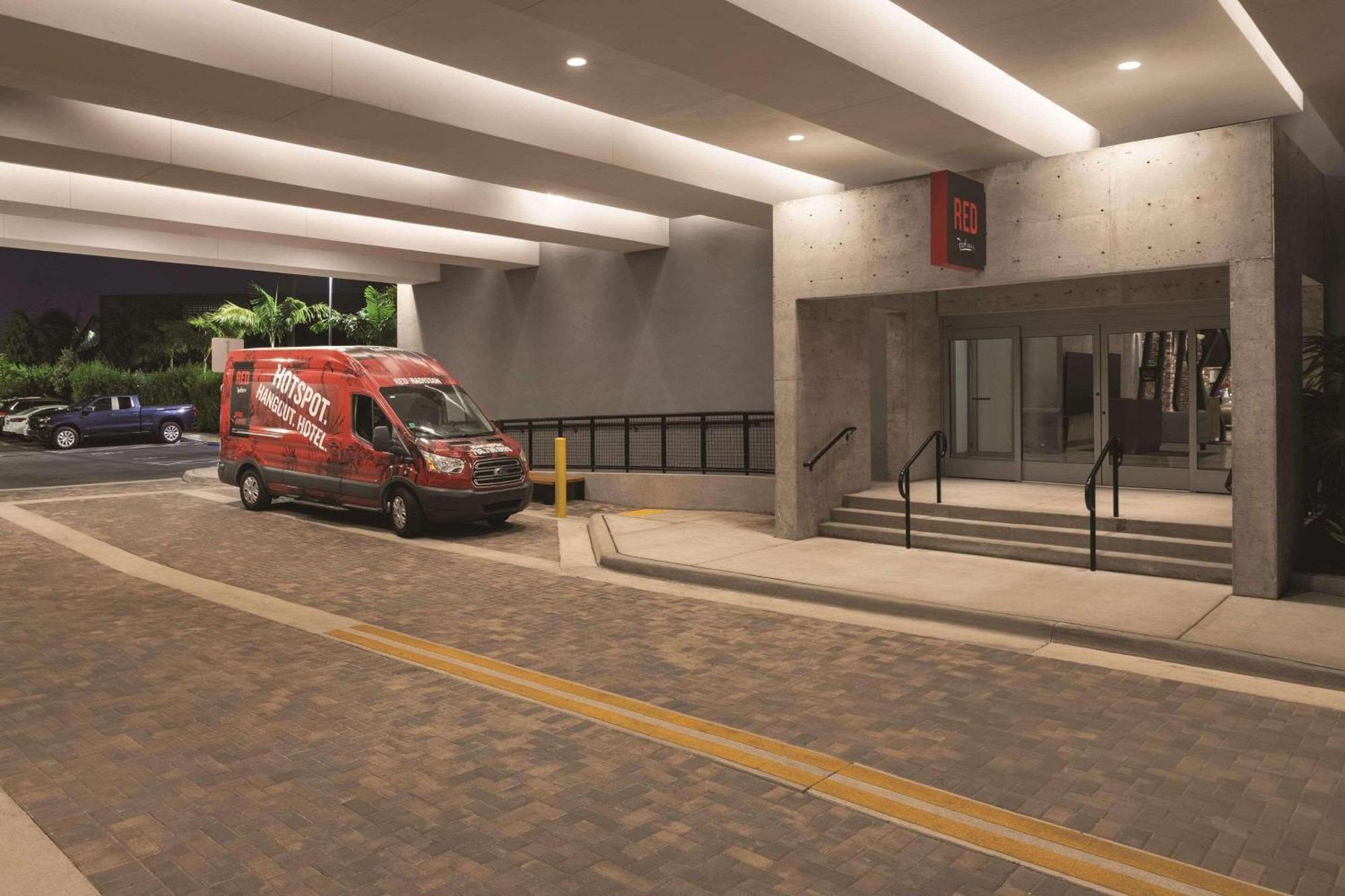 Radisson Red Airport