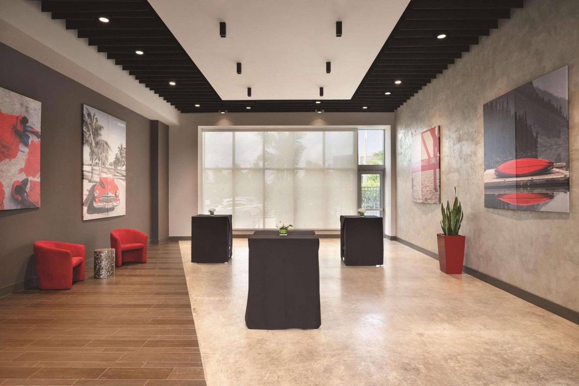 Hotel Radisson Red Airport Miami