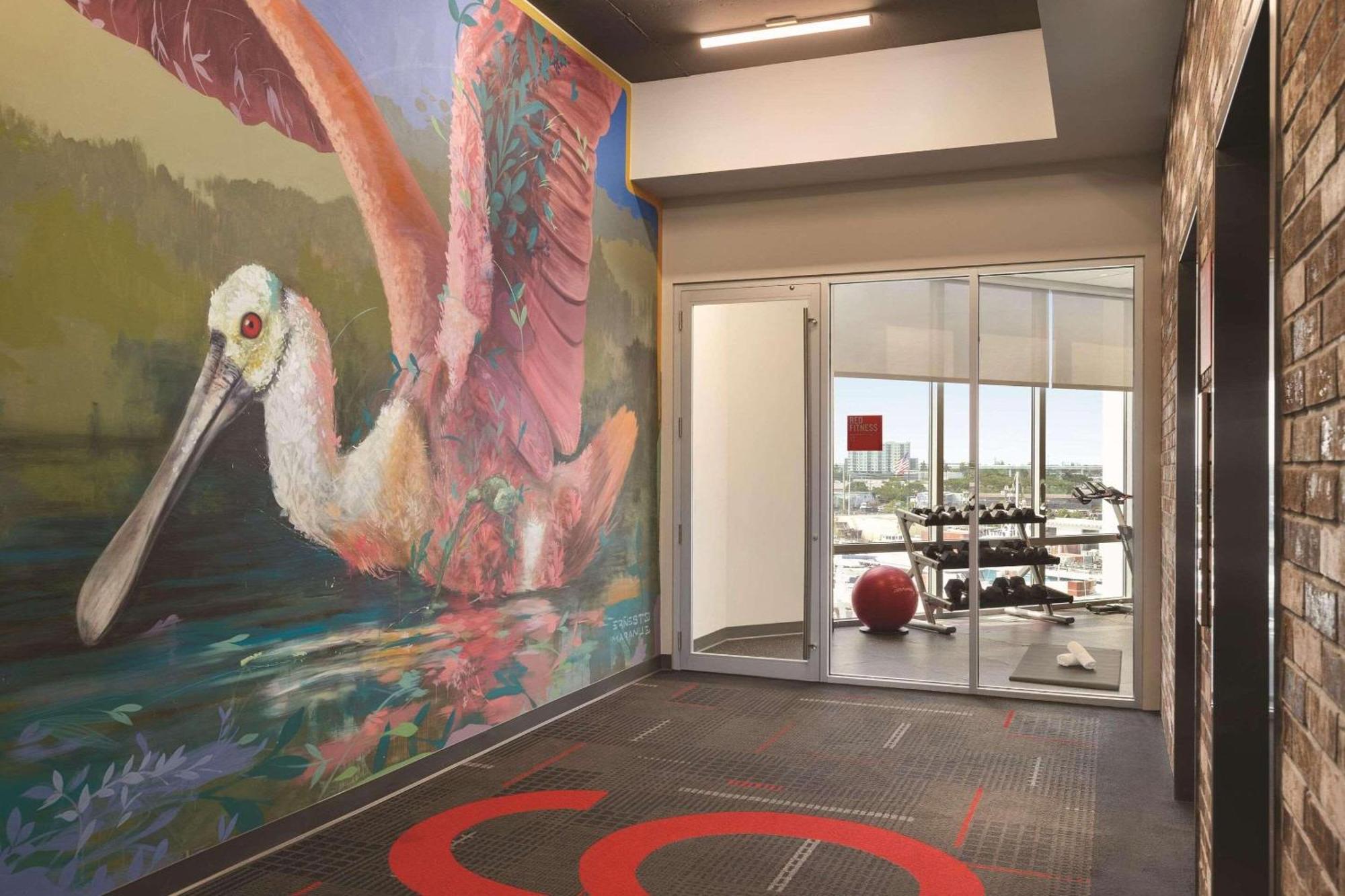 Radisson Red Airport 3*