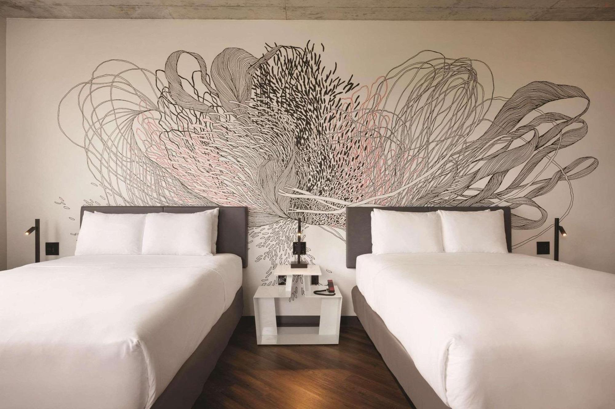 Radisson Red Airport Miami