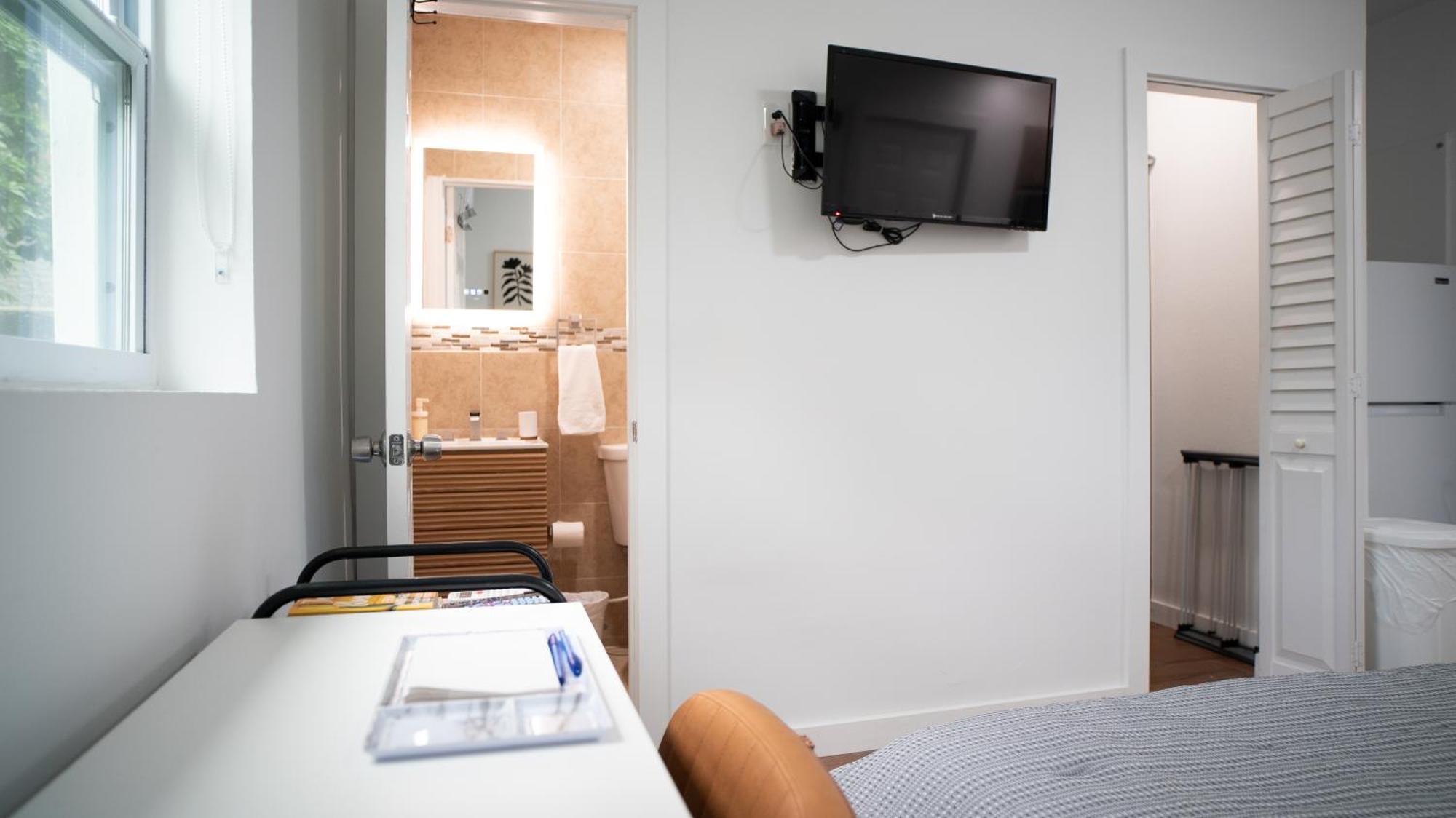 Apartment Stylish In Trendy Area *