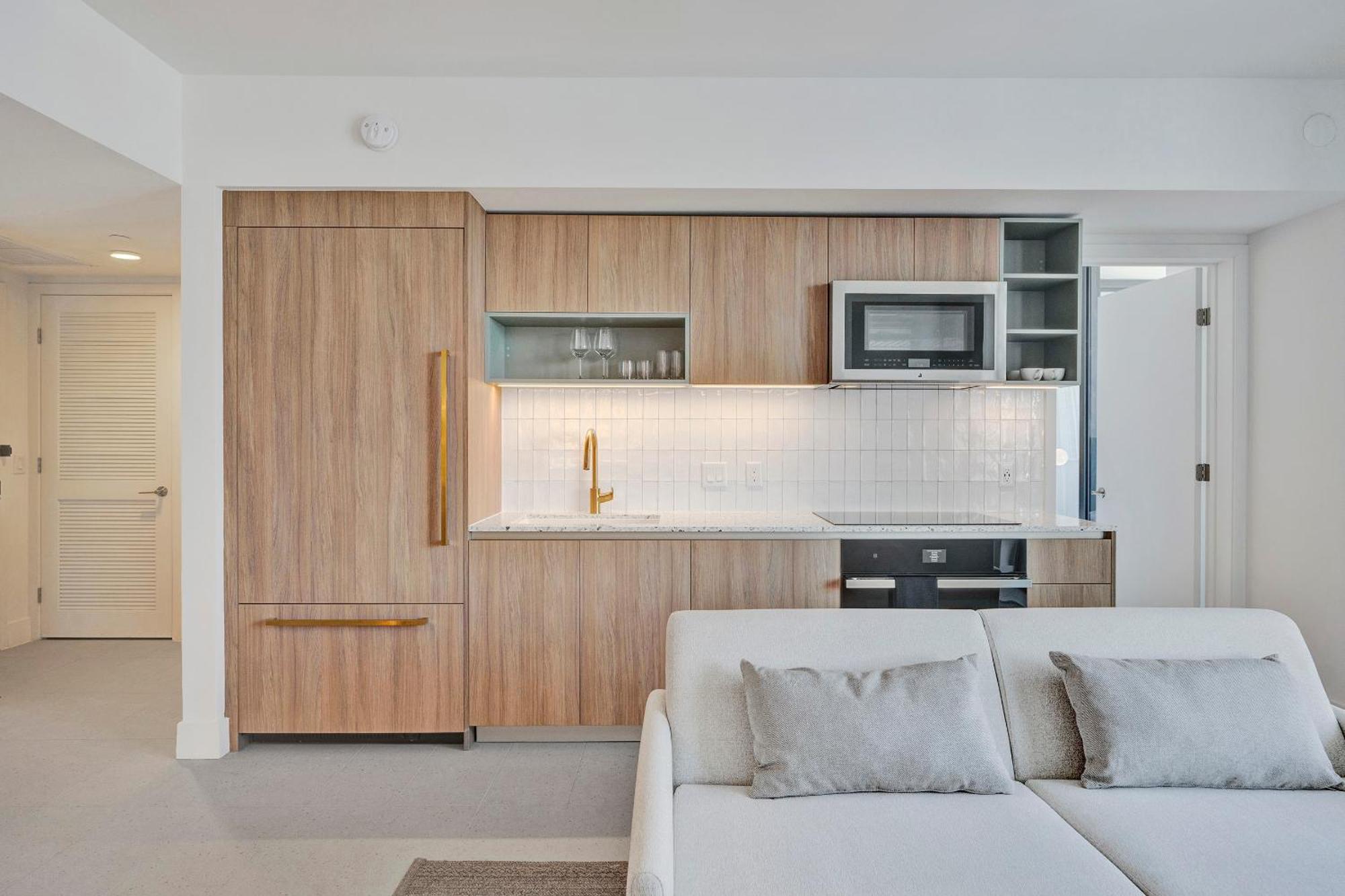 New 2-bdrm Downtown With Bay Vista Apartamento