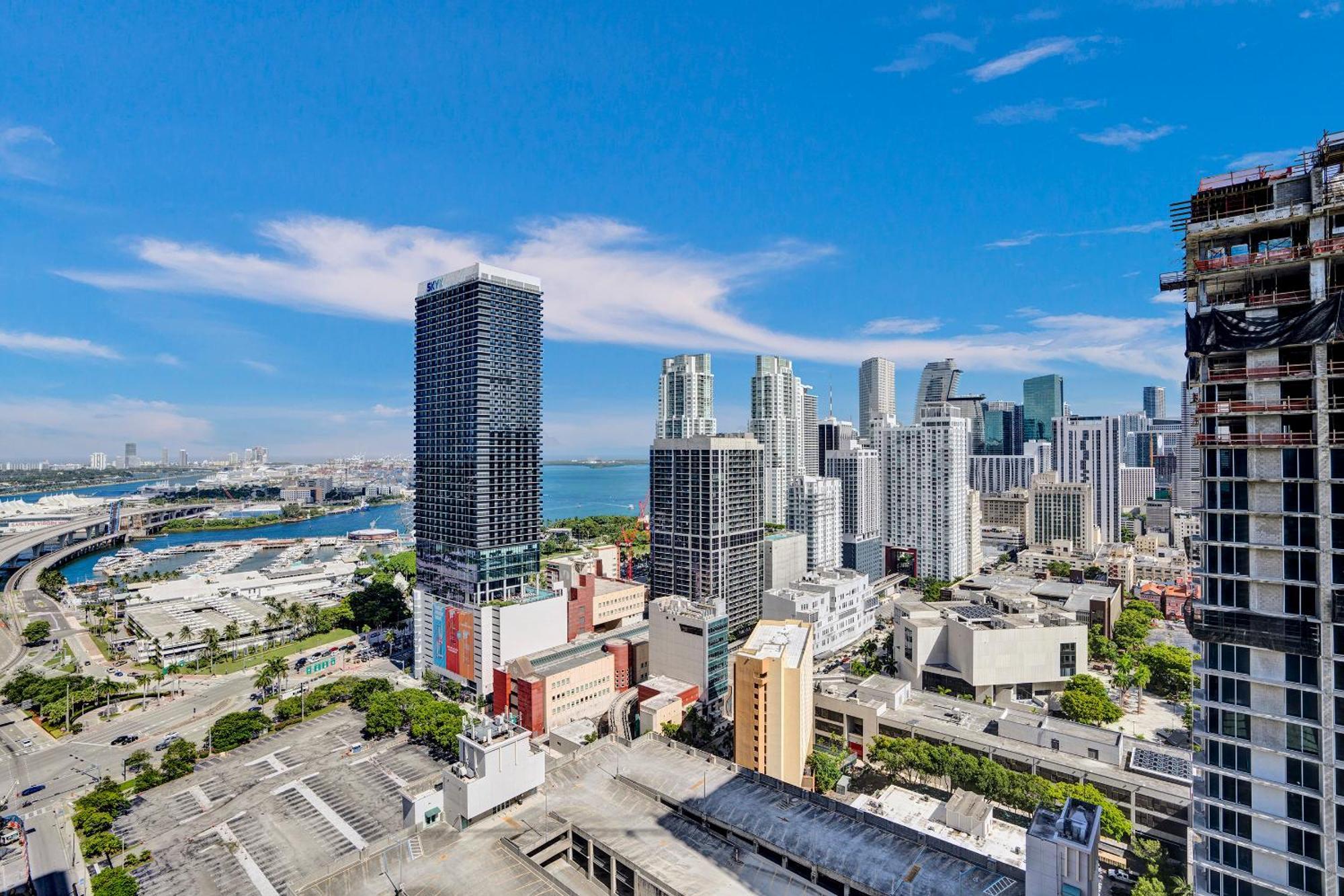 New 2-bdrm Downtown With Bay Vista Apartamento *
