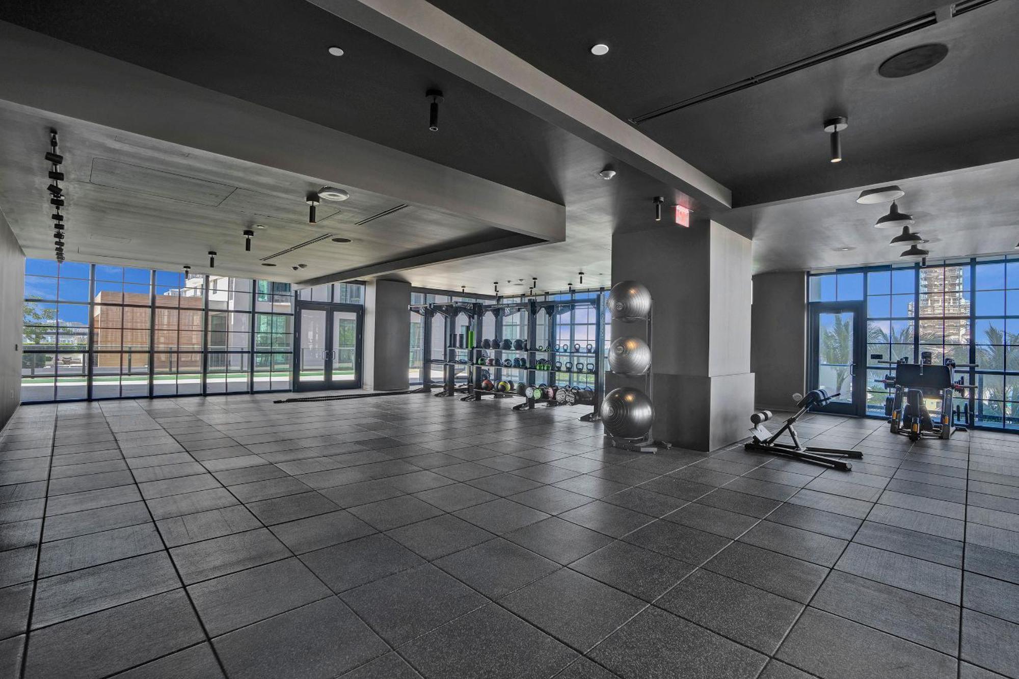 New 2-bdrm Downtown With Bay Vista Apartamento *